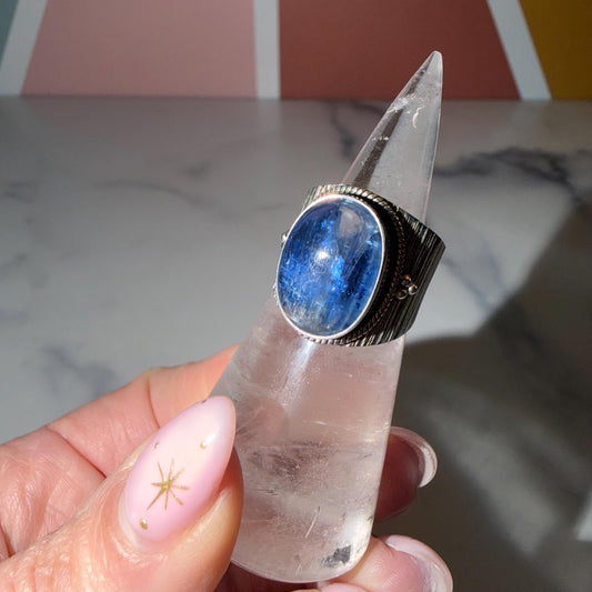 Blue Kyanite Cigar Band Ring • 925 Sterling Silver • Size 7.5 • Statement Gemstone Ring • Boho Crystal Jewelry