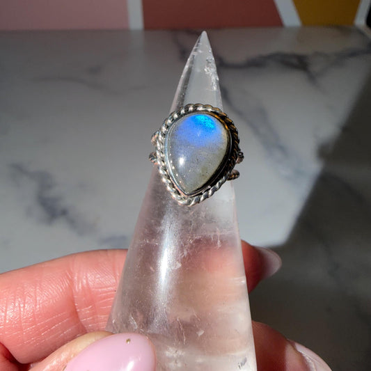 Flashy Labradorite Ring, Sterling Silver Rope Double Shank Band, Boho Statement Jewelry (size 5.25)