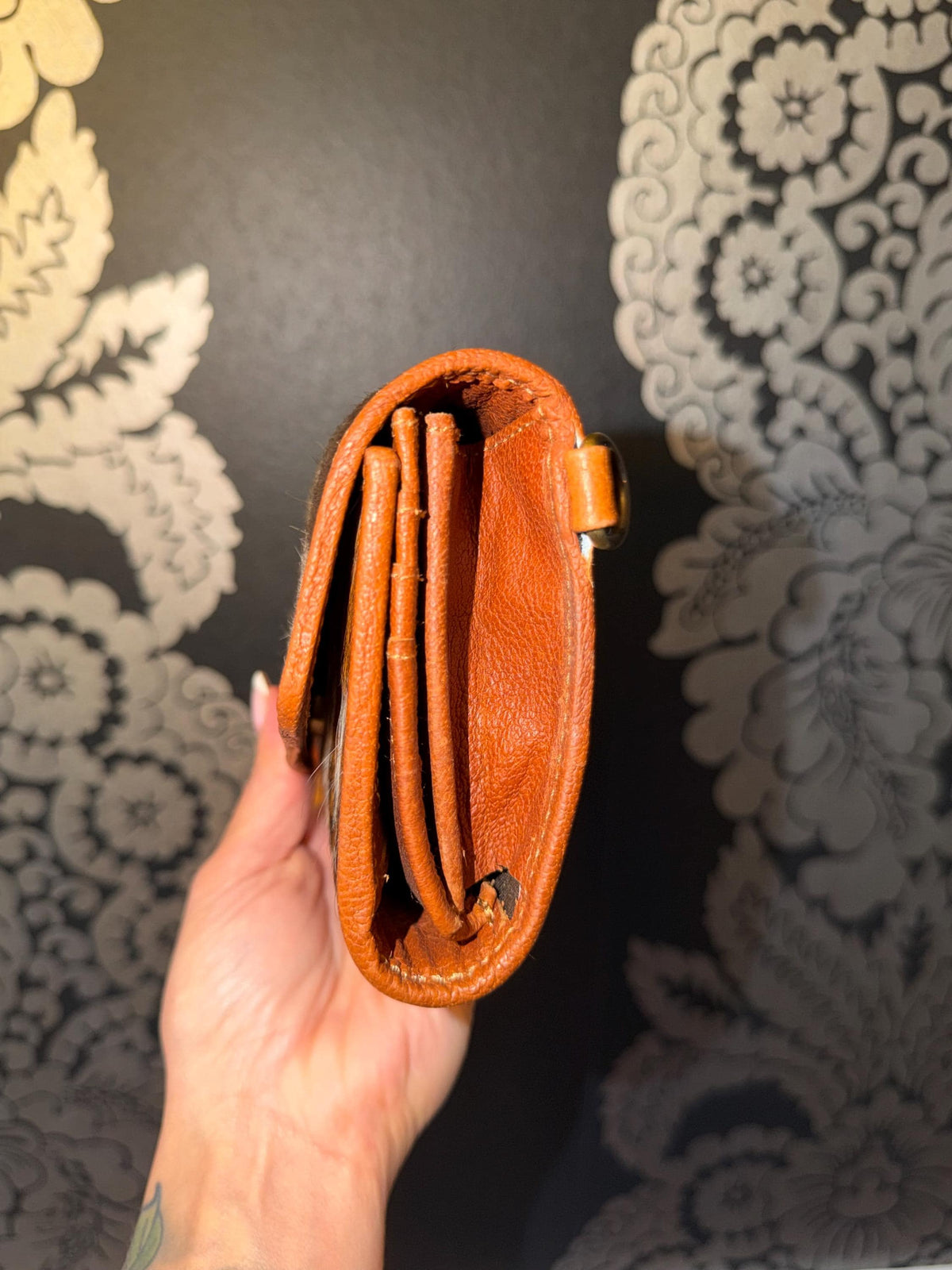 Cowhide Leather Crossbody Wallet