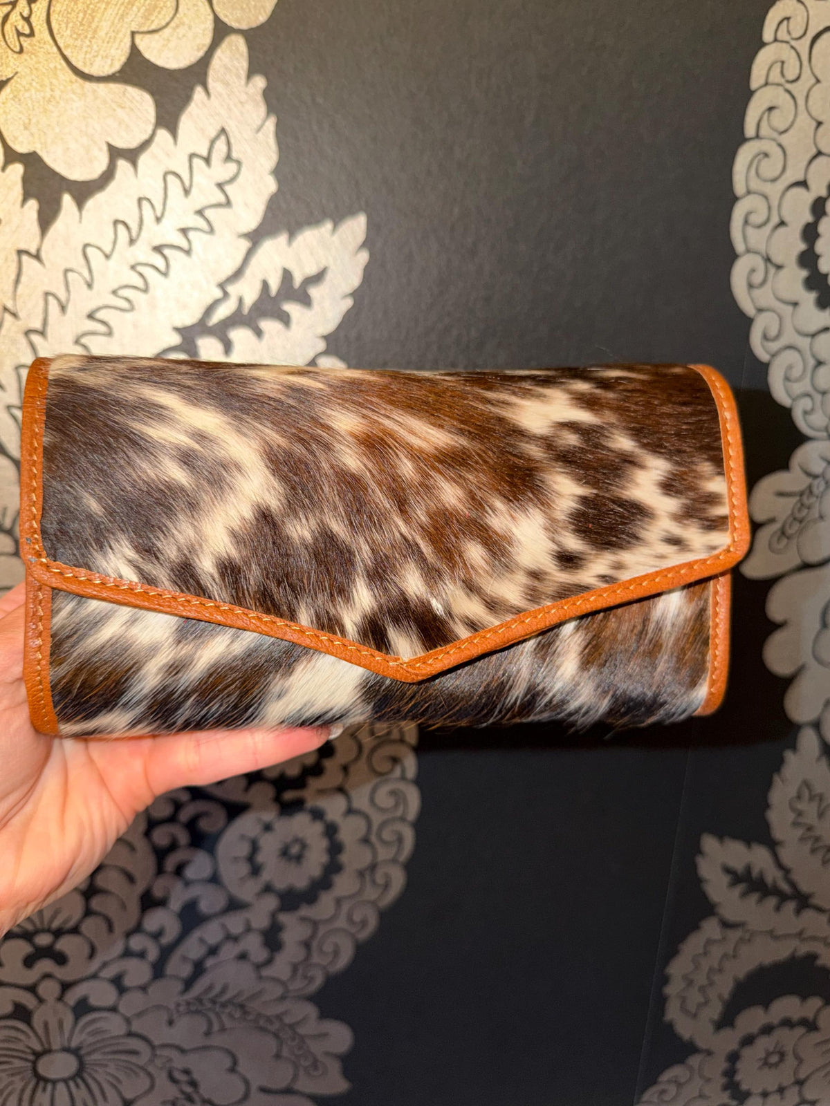 Cowhide Leather Crossbody Wallet